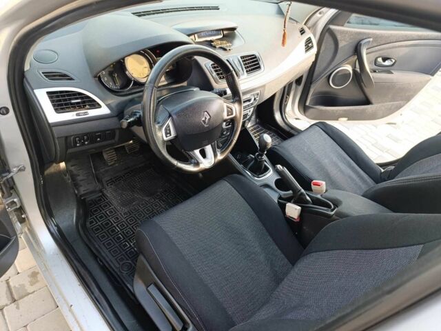 Серый Рено Меган, объемом двигателя 1.5 л и пробегом 280 тыс. км за 6500 $, фото 16 на Automoto.ua