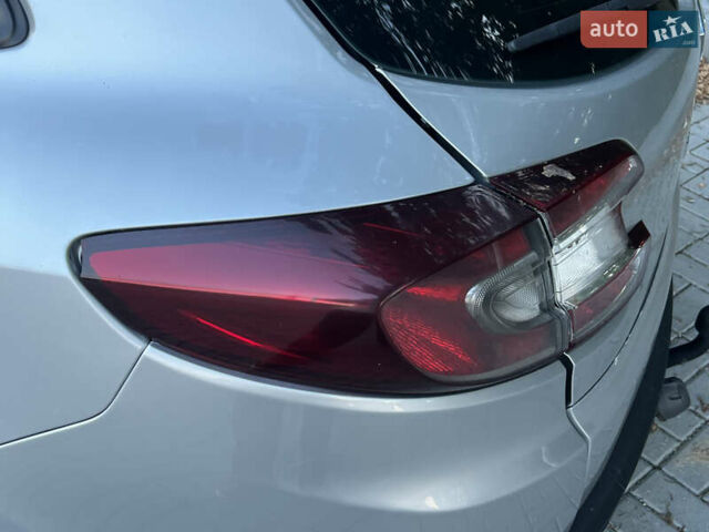 Серый Рено Меган, объемом двигателя 1.5 л и пробегом 263 тыс. км за 6500 $, фото 3 на Automoto.ua