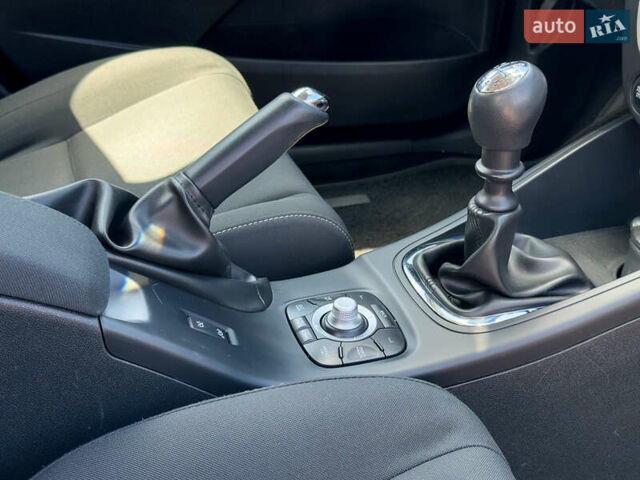 Серый Рено Меган, объемом двигателя 1.46 л и пробегом 262 тыс. км за 6400 $, фото 13 на Automoto.ua