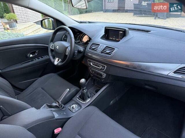 Серый Рено Меган, объемом двигателя 1.5 л и пробегом 270 тыс. км за 7950 $, фото 43 на Automoto.ua
