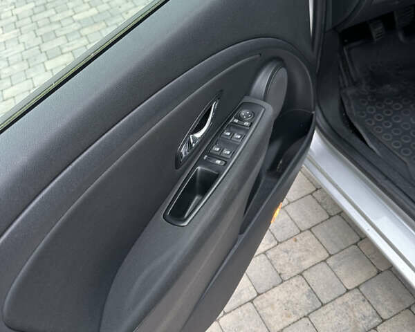 Сірий Рено Меган, об'ємом двигуна 1.46 л та пробігом 195 тис. км за 8500 $, фото 18 на Automoto.ua