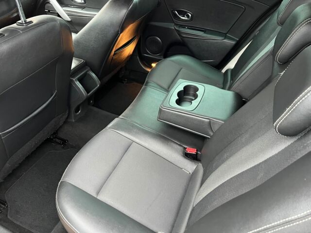 Рено Меган 2012 в Житомире на Automoto.ua Серый Рено Меган, объемом двигателя 1.5 л и пробегом 224 тыс. км за 8300 $, фото 10 на Automoto.ua