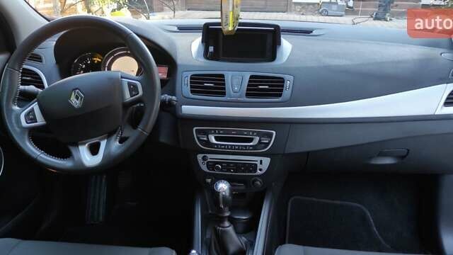 Сірий Рено Меган, об'ємом двигуна 1.5 л та пробігом 266 тис. км за 8000 $, фото 7 на Automoto.ua