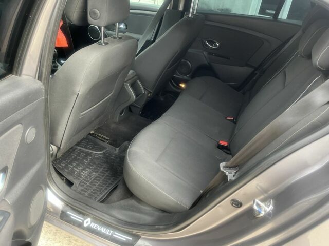 Серый Рено Меган, объемом двигателя 1.5 л и пробегом 316 тыс. км за 6800 $, фото 4 на Automoto.ua