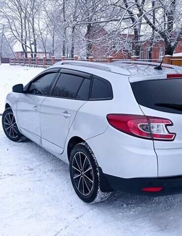 Серый Рено Меган, объемом двигателя 0 л и пробегом 225 тыс. км за 8100 $, фото 3 на Automoto.ua