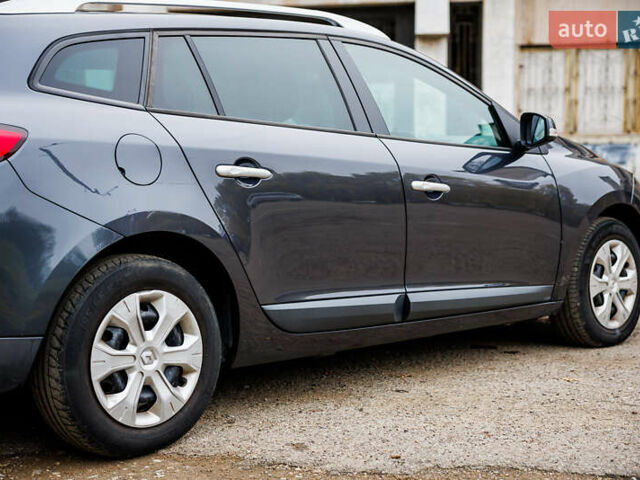 Серый Рено Меган, объемом двигателя 1.46 л и пробегом 189 тыс. км за 7950 $, фото 13 на Automoto.ua