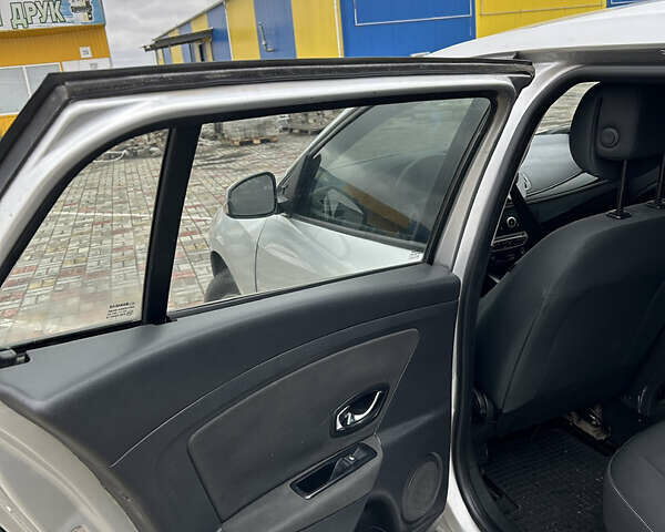 Серый Рено Меган, объемом двигателя 1.46 л и пробегом 239 тыс. км за 5300 $, фото 12 на Automoto.ua