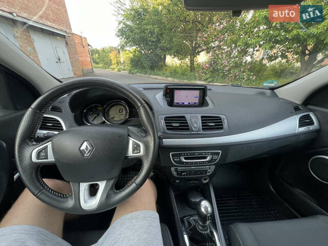 Серый Рено Меган, объемом двигателя 1.46 л и пробегом 213 тыс. км за 7999 $, фото 22 на Automoto.ua