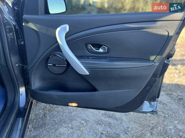 Сірий Рено Меган, об'ємом двигуна 1.5 л та пробігом 270 тис. км за 7000 $, фото 15 на Automoto.ua