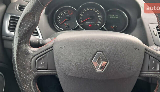 Серый Рено Меган, объемом двигателя 1.5 л и пробегом 225 тыс. км за 8899 $, фото 35 на Automoto.ua