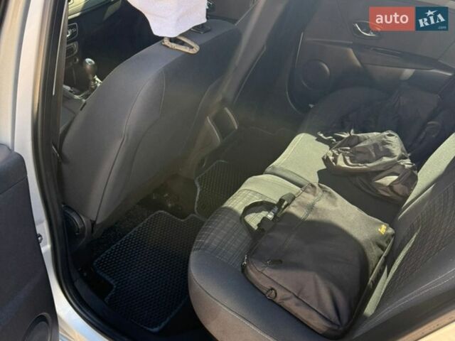 Серый Рено Меган, объемом двигателя 1.46 л и пробегом 394 тыс. км за 6600 $, фото 17 на Automoto.ua