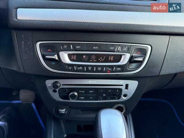 Серый Рено Меган, объемом двигателя 1.5 л и пробегом 184 тыс. км за 7500 $, фото 21 на Automoto.ua