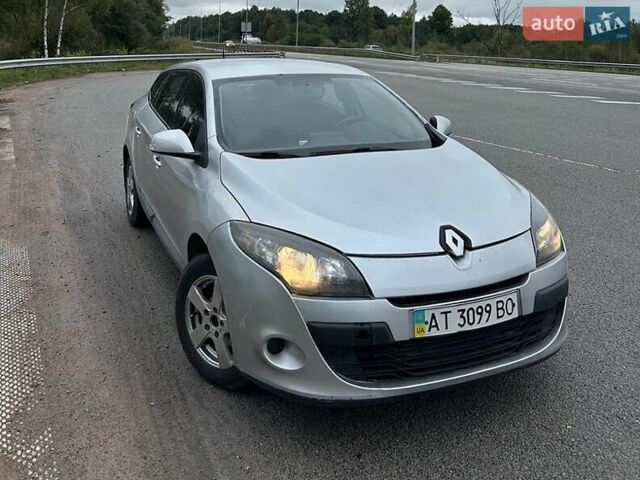 Серый Рено Меган, объемом двигателя 1.46 л и пробегом 239 тыс. км за 5300 $, фото 1 на Automoto.ua