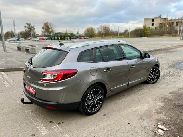 Рено Меган 2012 в Житомире на Automoto.ua Серый Рено Меган, объемом двигателя 1.5 л и пробегом 224 тыс. км за 8300 $, фото 1 на Automoto.ua