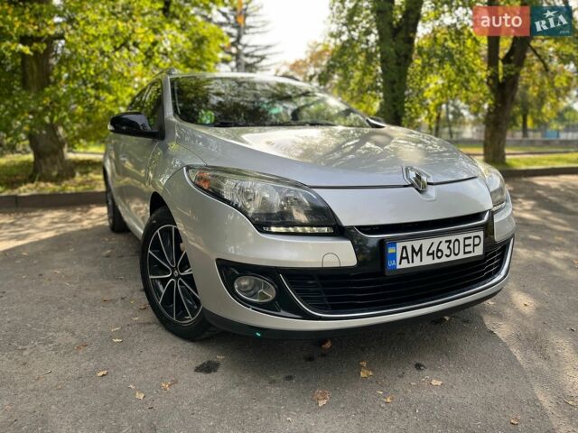 Сірий Рено Меган, об'ємом двигуна 1.46 л та пробігом 275 тис. км за 7800 $, фото 1 на Automoto.ua