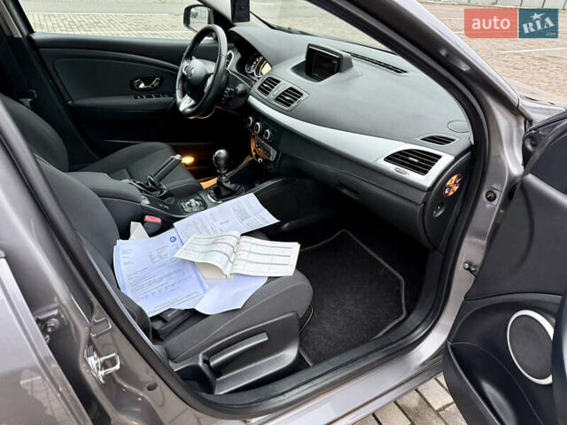 Серый Рено Меган, объемом двигателя 1.6 л и пробегом 176 тыс. км за 9200 $, фото 28 на Automoto.ua