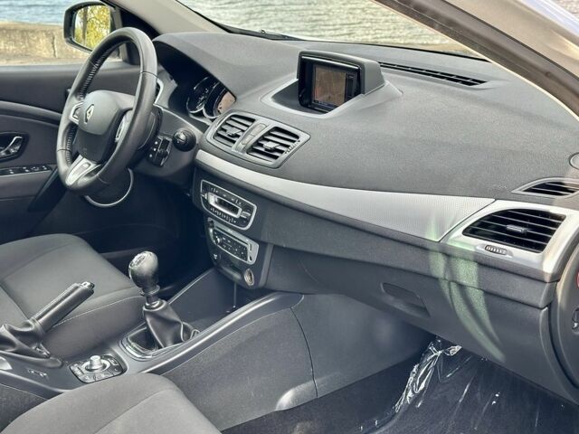 Серый Рено Меган, объемом двигателя 1.6 л и пробегом 277 тыс. км за 7000 $, фото 15 на Automoto.ua