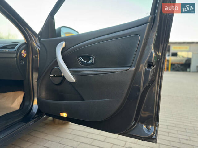 Серый Рено Меган, объемом двигателя 1.5 л и пробегом 211 тыс. км за 8800 $, фото 31 на Automoto.ua