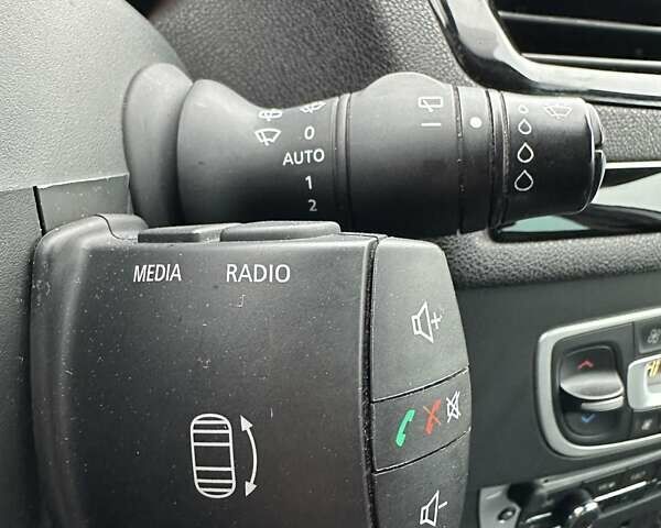 Серый Рено Меган, объемом двигателя 1.46 л и пробегом 289 тыс. км за 7999 $, фото 30 на Automoto.ua