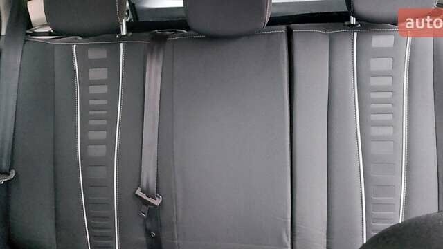 Рено Меган 2012 в Киеве на Automoto.ua Серый Рено Меган, объемом двигателя 1.46 л и пробегом 260 тыс. км за 8800 $, фото 13 на Automoto.ua