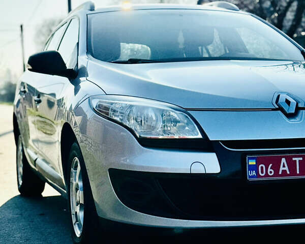 Сірий Рено Меган, об'ємом двигуна 1.6 л та пробігом 280 тис. км за 7150 $, фото 23 на Automoto.ua