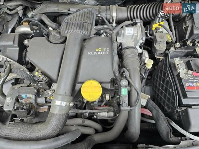Серый Рено Меган, объемом двигателя 1.46 л и пробегом 195 тыс. км за 8500 $, фото 39 на Automoto.ua