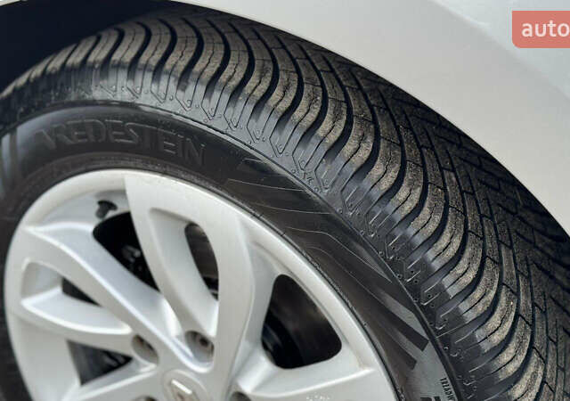 Серый Рено Меган, объемом двигателя 1.5 л и пробегом 215 тыс. км за 7600 $, фото 7 на Automoto.ua