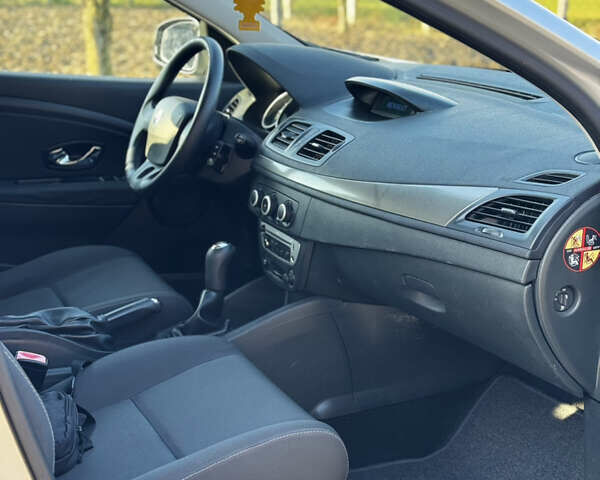 Сірий Рено Меган, об'ємом двигуна 1.6 л та пробігом 280 тис. км за 7150 $, фото 34 на Automoto.ua