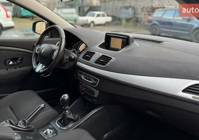 Серый Рено Меган, объемом двигателя 1.5 л и пробегом 215 тыс. км за 7600 $, фото 35 на Automoto.ua