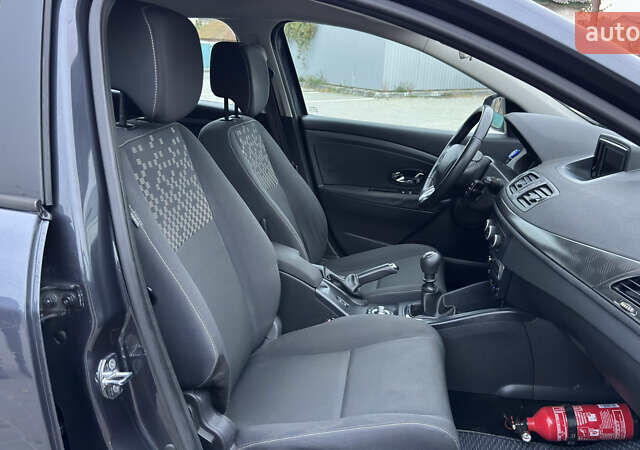 Серый Рено Меган, объемом двигателя 1.46 л и пробегом 183 тыс. км за 8100 $, фото 100 на Automoto.ua