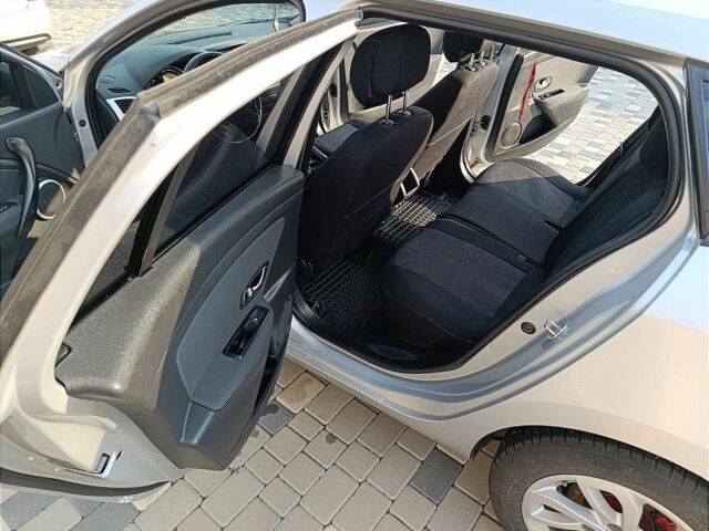 Серый Рено Меган, объемом двигателя 1.5 л и пробегом 280 тыс. км за 6500 $, фото 2 на Automoto.ua