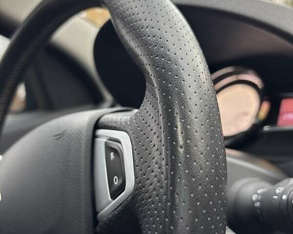 Сірий Рено Меган, об'ємом двигуна 1.46 л та пробігом 215 тис. км за 10300 $, фото 17 на Automoto.ua