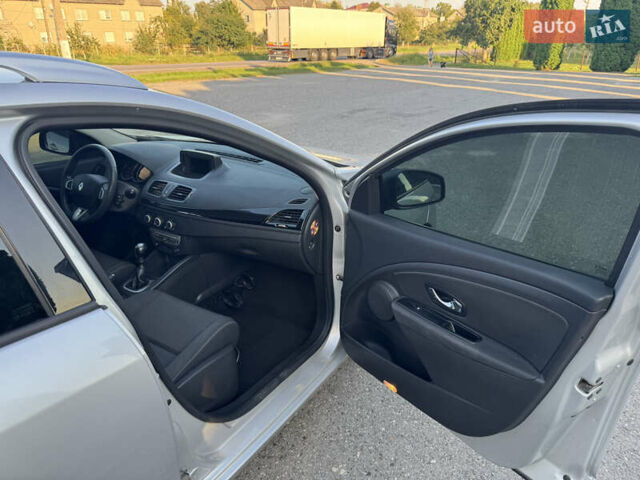 Серый Рено Меган, объемом двигателя 1.46 л и пробегом 240 тыс. км за 7300 $, фото 6 на Automoto.ua