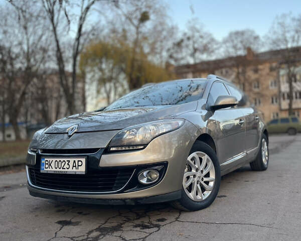 Серый Рено Меган, объемом двигателя 1.46 л и пробегом 236 тыс. км за 8600 $, фото 7 на Automoto.ua