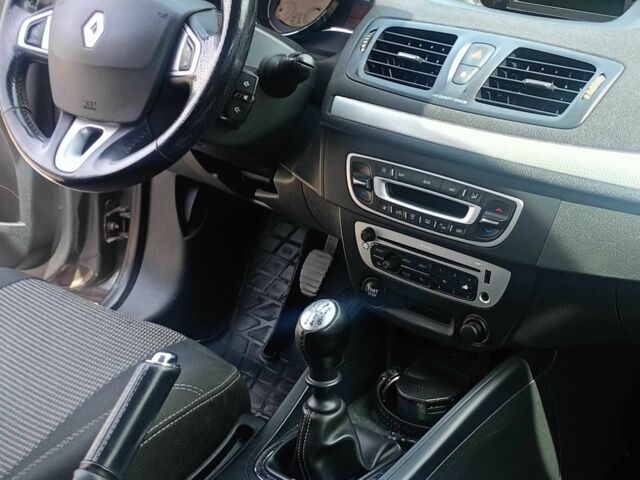 Сірий Рено Меган, об'ємом двигуна 1.5 л та пробігом 240 тис. км за 6500 $, фото 6 на Automoto.ua