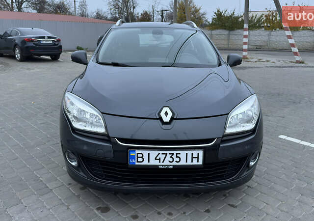 Серый Рено Меган, объемом двигателя 1.46 л и пробегом 183 тыс. км за 8100 $, фото 16 на Automoto.ua