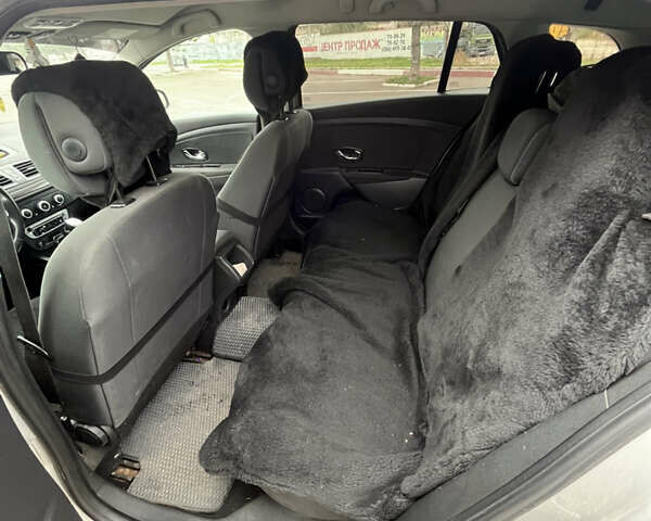 Серый Рено Меган, объемом двигателя 1.46 л и пробегом 360 тыс. км за 7000 $, фото 9 на Automoto.ua