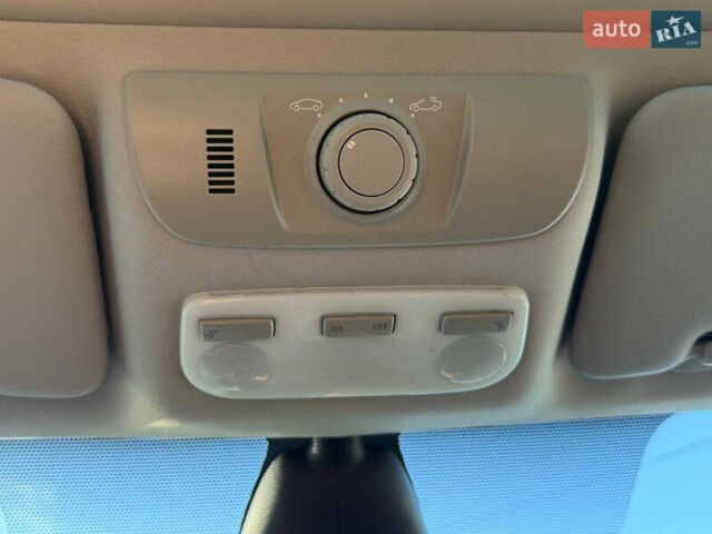 Серый Рено Меган, объемом двигателя 1.5 л и пробегом 235 тыс. км за 8500 $, фото 50 на Automoto.ua