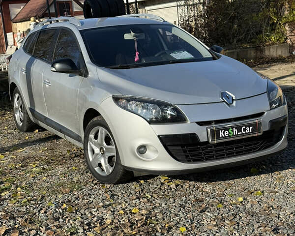 Серый Рено Меган, объемом двигателя 0 л и пробегом 220 тыс. км за 6950 $, фото 1 на Automoto.ua