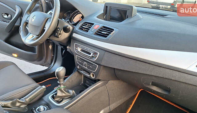 Серый Рено Меган, объемом двигателя 1.6 л и пробегом 210 тыс. км за 7550 $, фото 16 на Automoto.ua