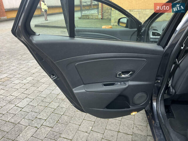 Серый Рено Меган, объемом двигателя 1.5 л и пробегом 210 тыс. км за 8300 $, фото 22 на Automoto.ua