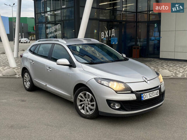 Рено Меган 2012 в Киеве на Automoto.ua Серый Рено Меган, объемом двигателя 1.5 л и пробегом 321 тыс. км за 7550 $, фото 2 на Automoto.ua