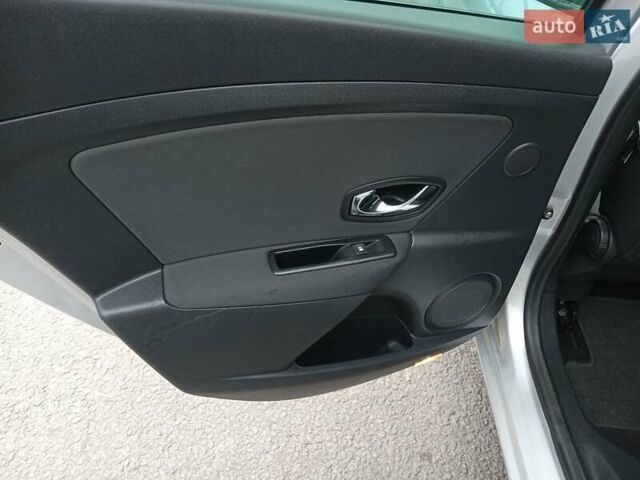 Сірий Рено Меган, об'ємом двигуна 1.5 л та пробігом 280 тис. км за 8250 $, фото 4 на Automoto.ua