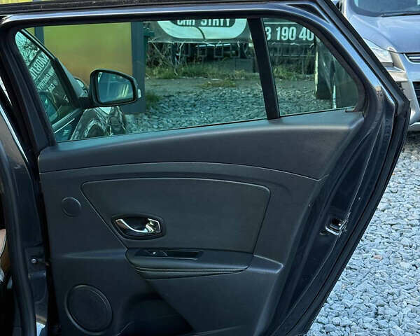 Серый Рено Меган, объемом двигателя 1.5 л и пробегом 235 тыс. км за 8500 $, фото 32 на Automoto.ua