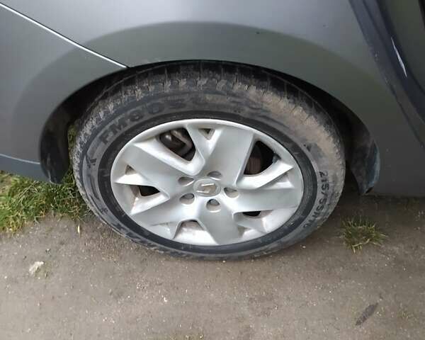 Серый Рено Меган, объемом двигателя 1.46 л и пробегом 232 тыс. км за 7200 $, фото 2 на Automoto.ua