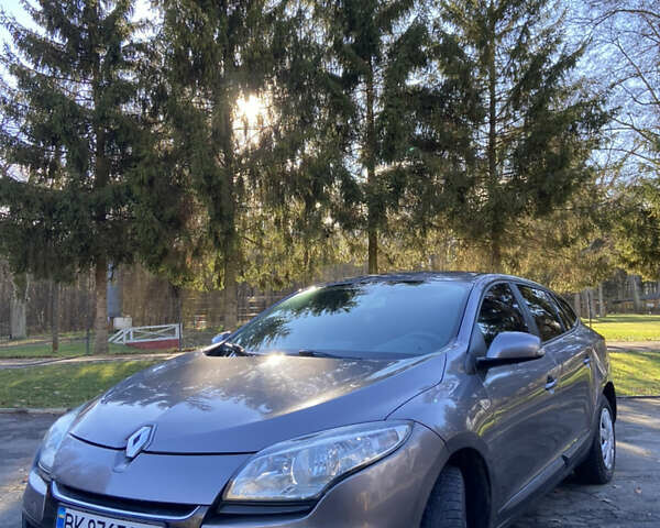Сірий Рено Меган, об'ємом двигуна 1.46 л та пробігом 333 тис. км за 6400 $, фото 13 на Automoto.ua