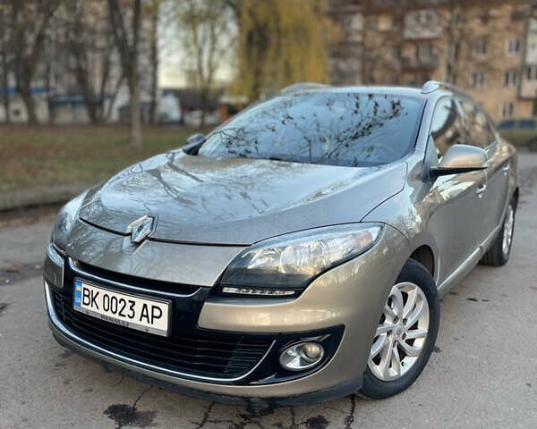 Серый Рено Меган, объемом двигателя 1.46 л и пробегом 236 тыс. км за 8600 $, фото 1 на Automoto.ua
