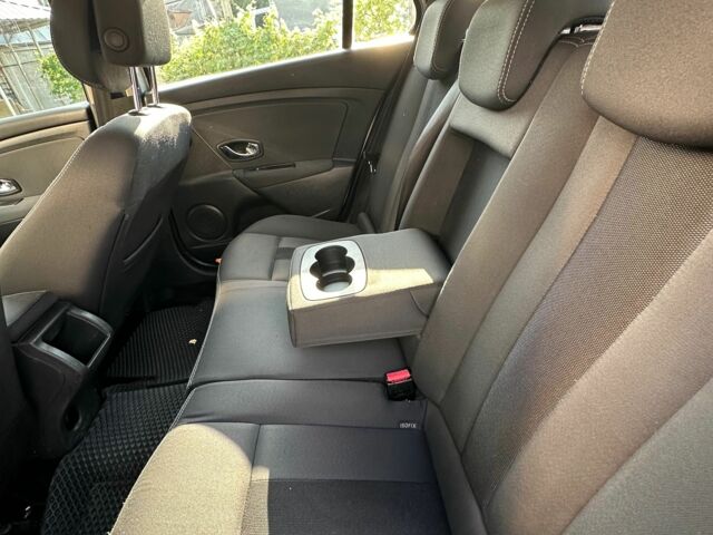 Серый Рено Меган, объемом двигателя 1.5 л и пробегом 226 тыс. км за 6900 $, фото 5 на Automoto.ua