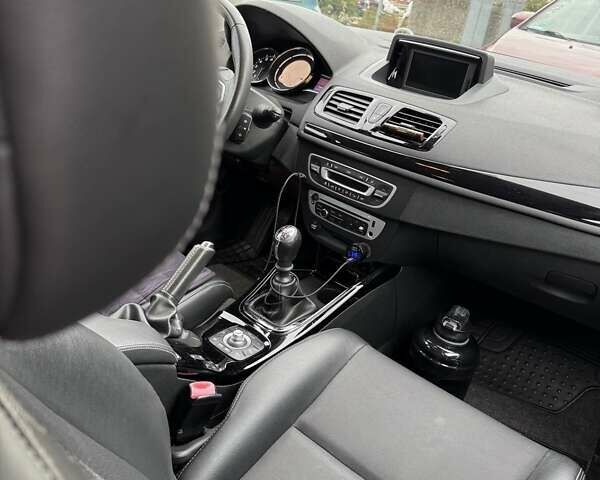 Серый Рено Меган, объемом двигателя 0 л и пробегом 148 тыс. км за 3781 $, фото 10 на Automoto.ua