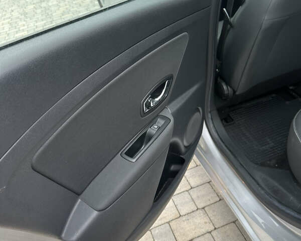 Сірий Рено Меган, об'ємом двигуна 1.46 л та пробігом 195 тис. км за 8500 $, фото 16 на Automoto.ua